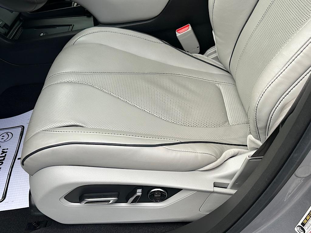 used 2023 Acura RDX car, priced at $41,274