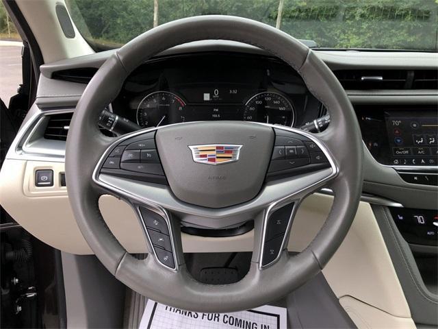 used 2021 Cadillac XT5 car, priced at $28,803