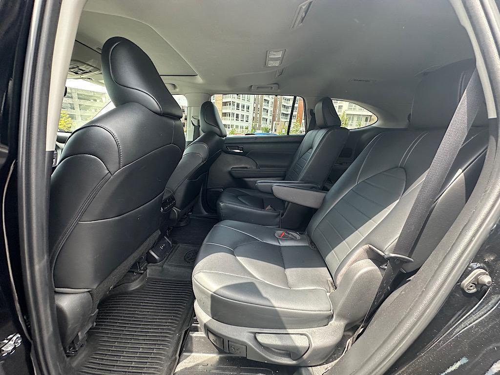 used 2023 Toyota Highlander car, priced at $37,999