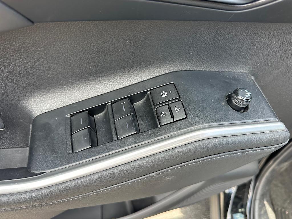 used 2023 Toyota Highlander car, priced at $37,999