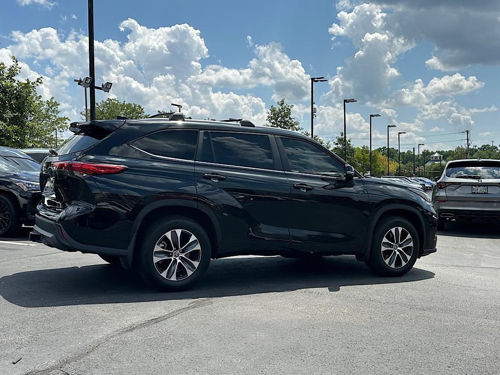 used 2023 Toyota Highlander car, priced at $37,999