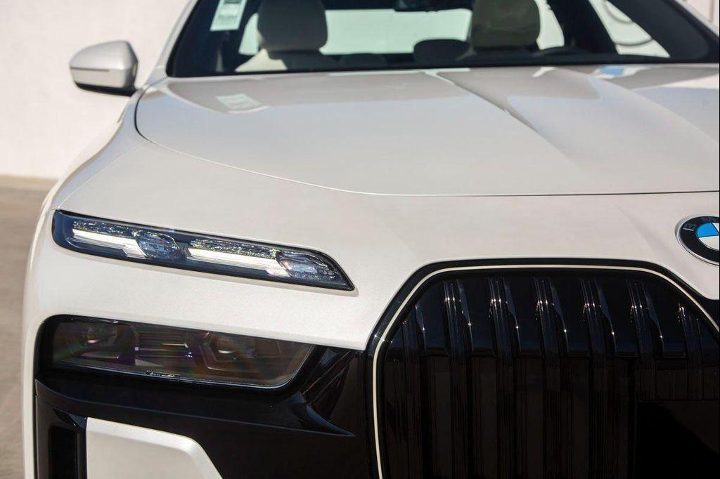 new 2025 BMW 760 car, priced at $132,350