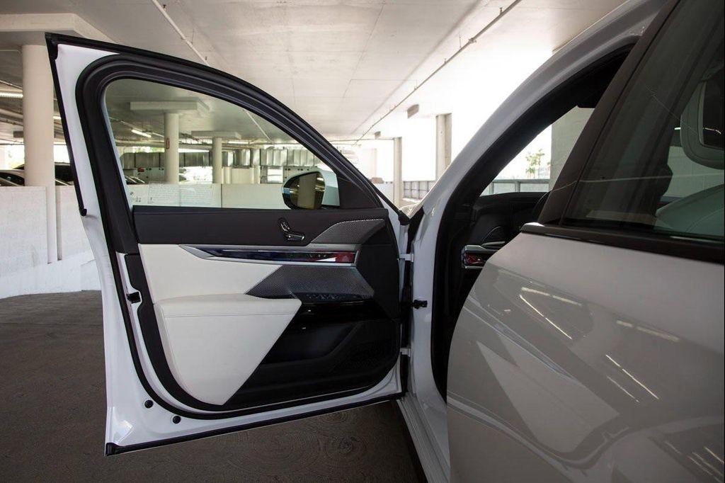 new 2025 BMW 760 car, priced at $132,350