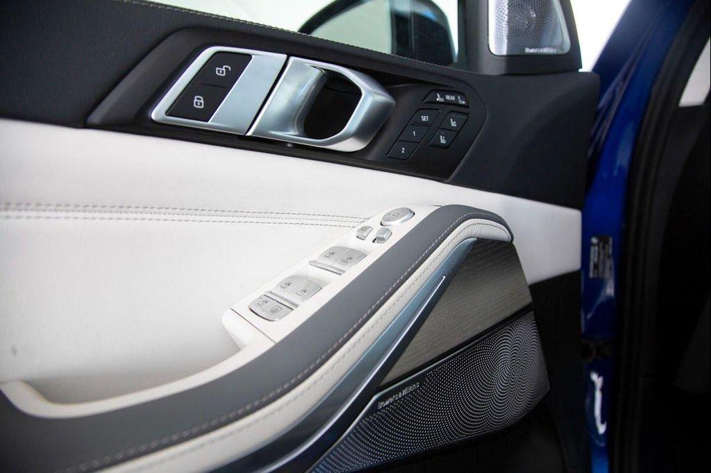 new 2025 BMW X7 car, priced at $158,295