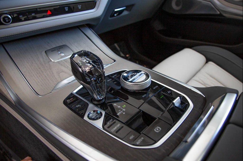 new 2025 BMW X7 car, priced at $158,295
