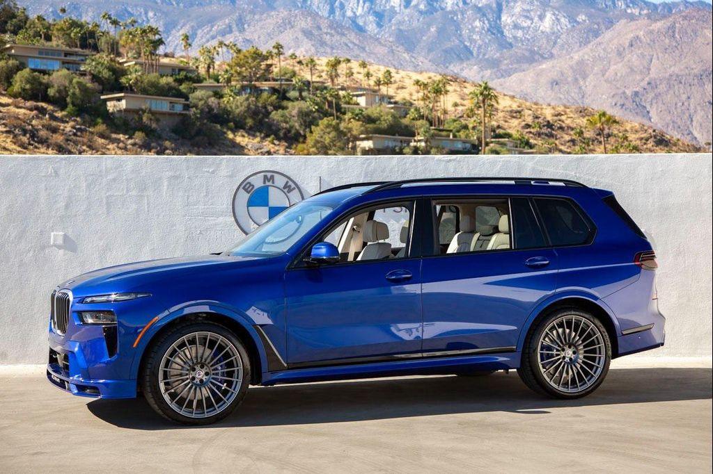new 2025 BMW X7 car, priced at $158,295