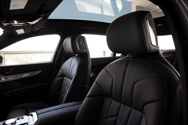 new 2025 BMW 760 car, priced at $132,350