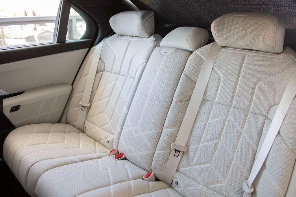 used 2024 BMW i7 car, priced at $87,988