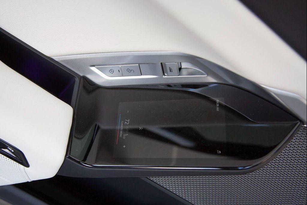 used 2024 BMW i7 car, priced at $87,988