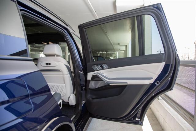 new 2025 BMW X7 car, priced at $127,090