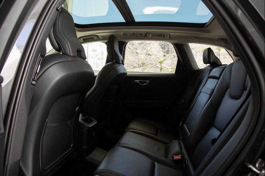 used 2022 Volvo XC60 Recharge Plug-In Hybrid car, priced at $35,988