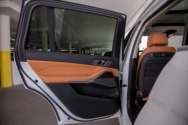 new 2025 BMW X7 car, priced at $90,975