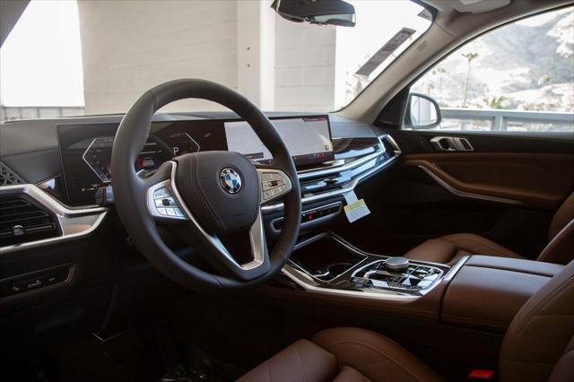 new 2025 BMW X7 car, priced at $93,040