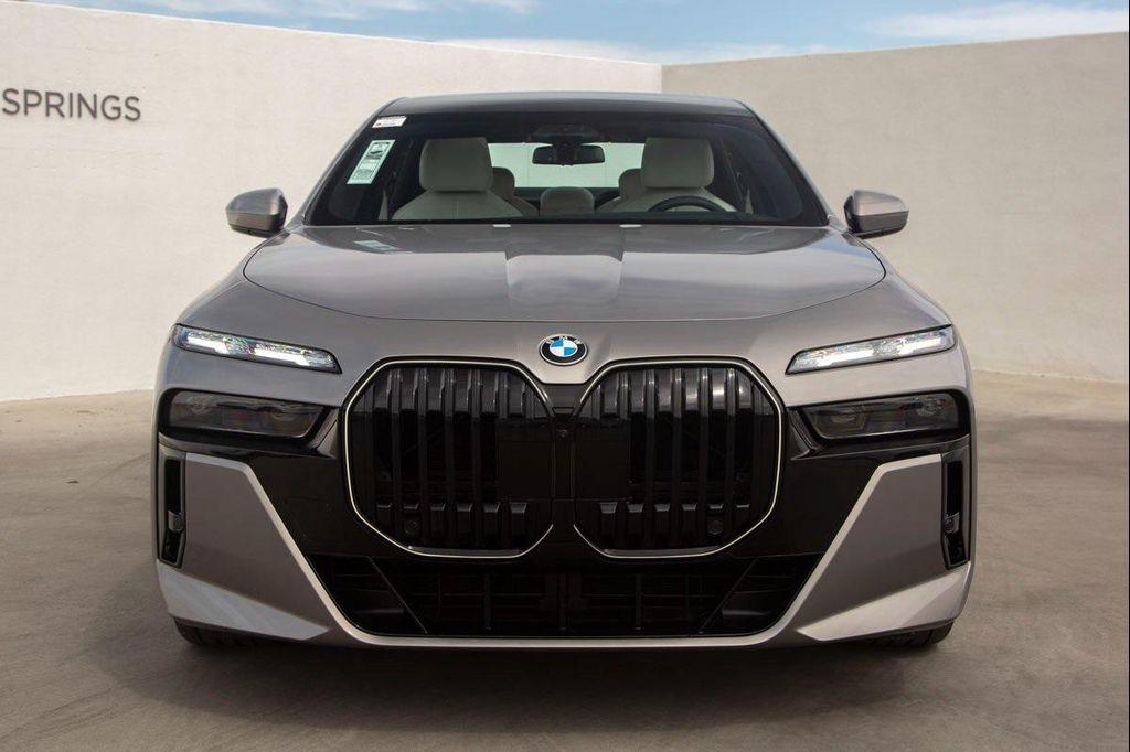 new 2025 BMW 760 car, priced at $135,075