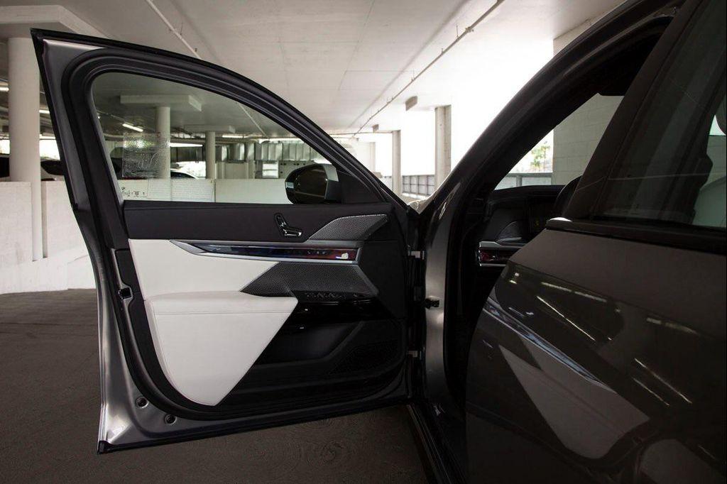 new 2025 BMW 760 car, priced at $135,075