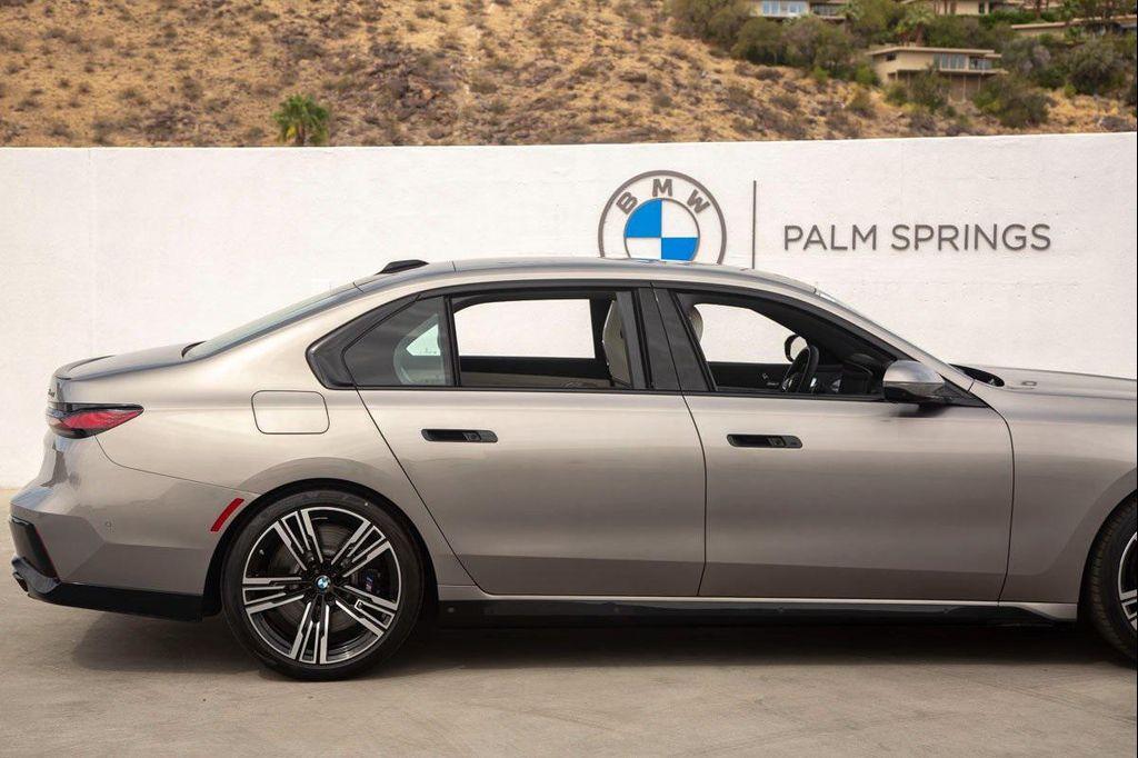 new 2025 BMW 760 car, priced at $135,075