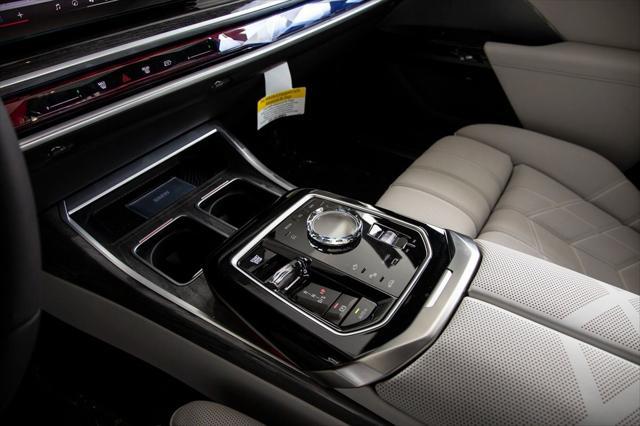 new 2025 BMW 760 car, priced at $135,075