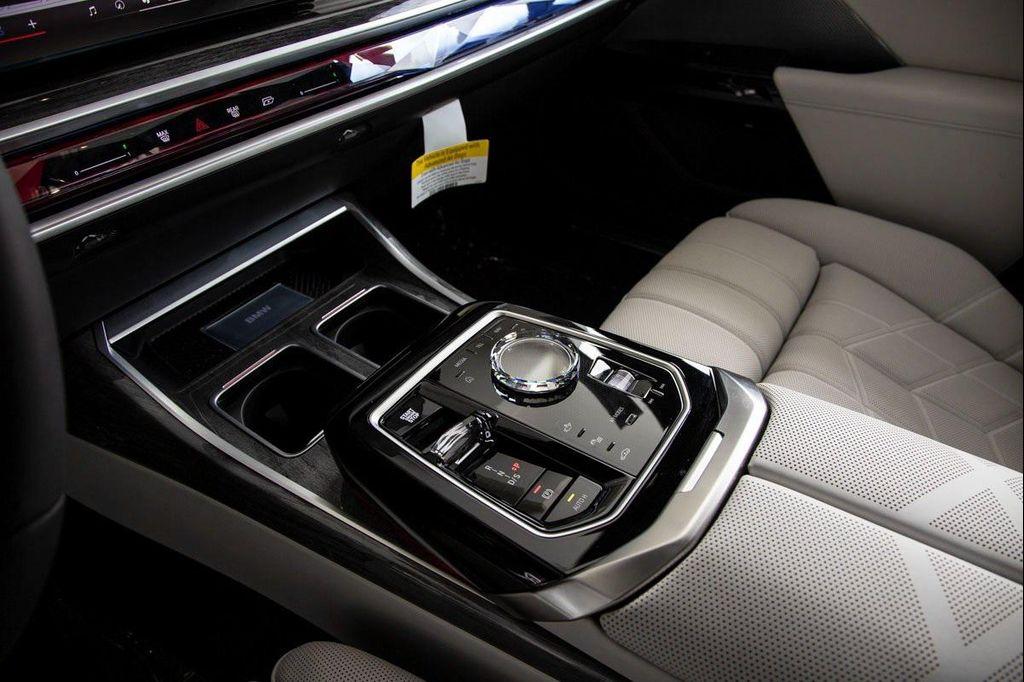 new 2025 BMW 760 car, priced at $135,075