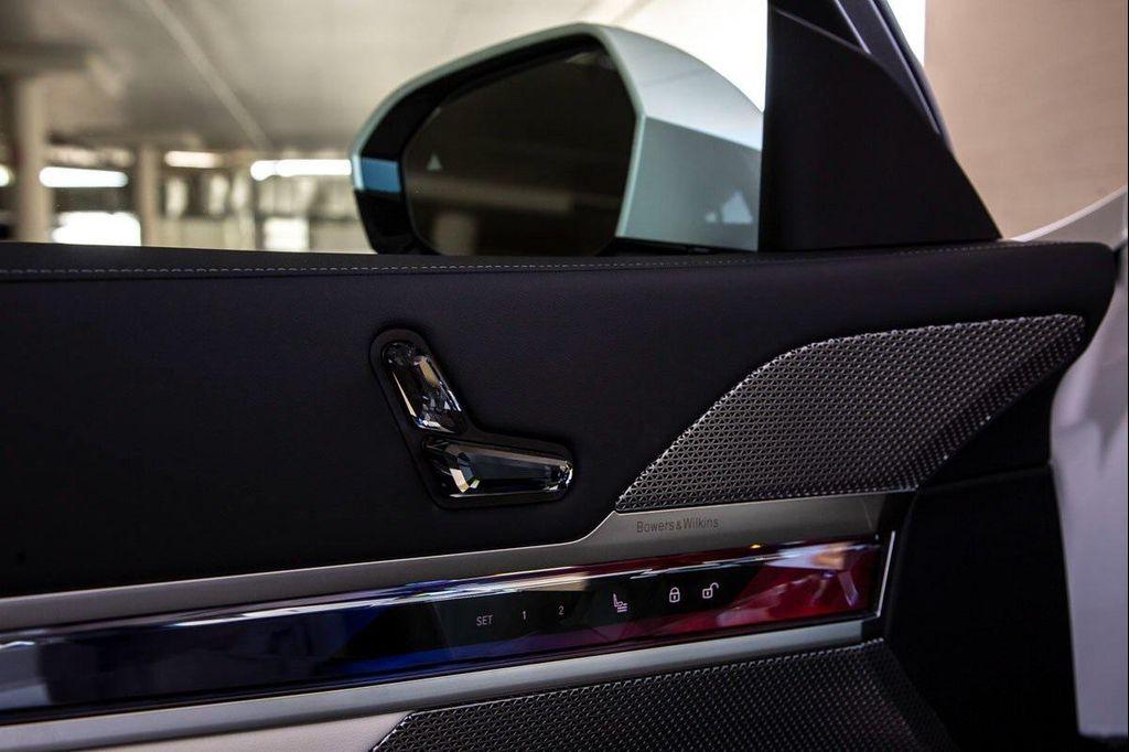 new 2025 BMW 760 car, priced at $132,350