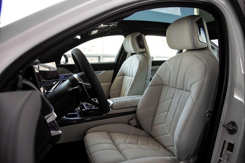 new 2025 BMW 760 car, priced at $132,350