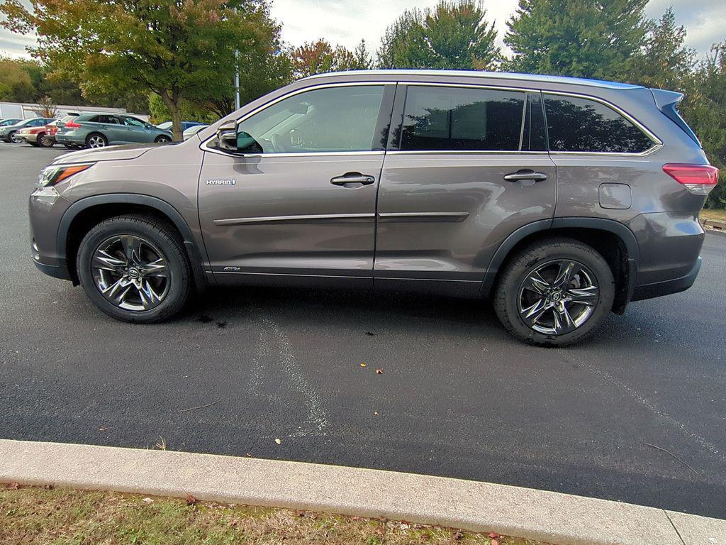 used 2017 Toyota Highlander Hybrid car, priced at $26,990