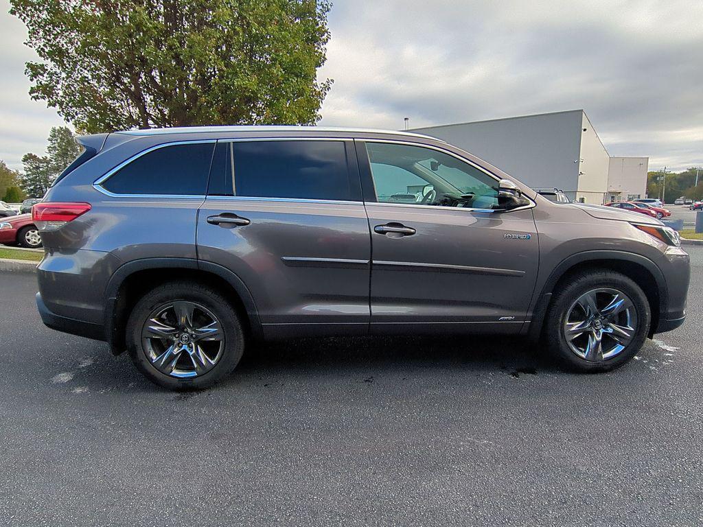used 2017 Toyota Highlander Hybrid car, priced at $26,990
