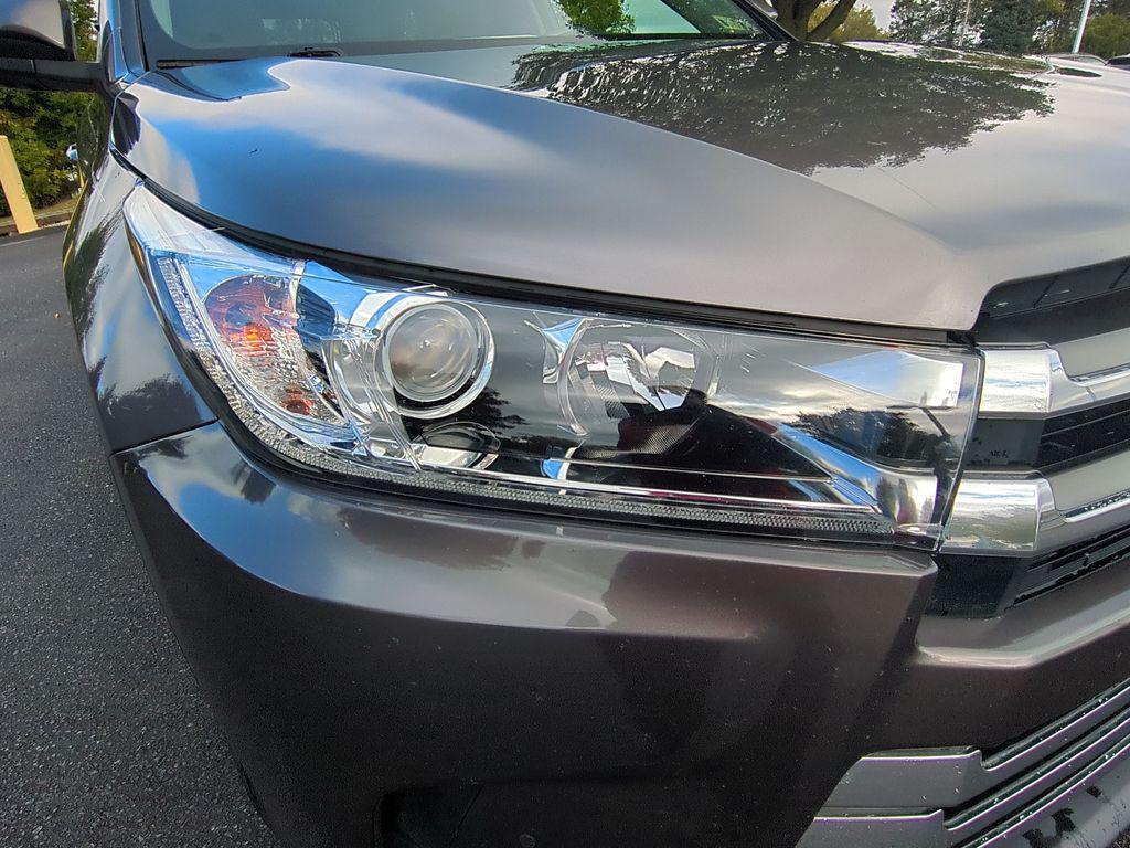 used 2017 Toyota Highlander Hybrid car, priced at $26,990