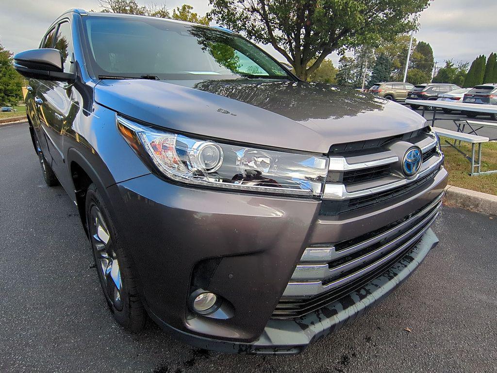 used 2017 Toyota Highlander Hybrid car, priced at $26,990