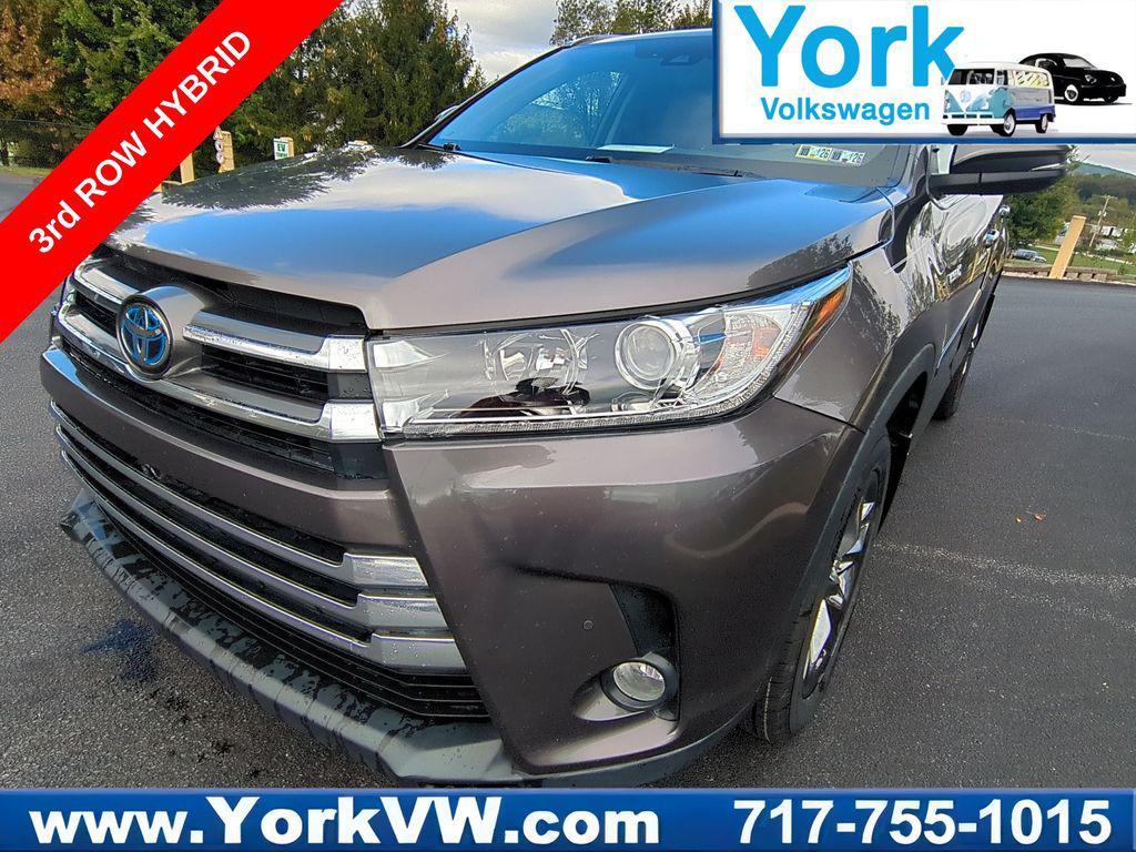 used 2017 Toyota Highlander Hybrid car, priced at $26,990