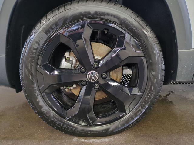 new 2025 Volkswagen Taos car, priced at $35,056