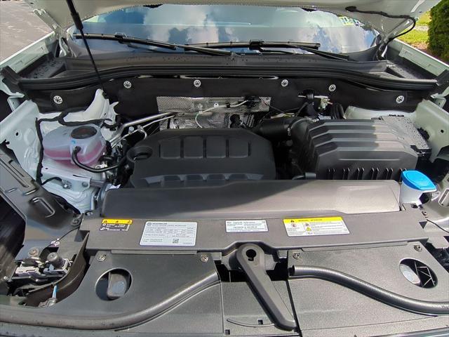 new 2025 Volkswagen Atlas car, priced at $43,992