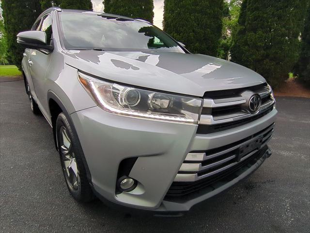 used 2017 Toyota Highlander car, priced at $28,493