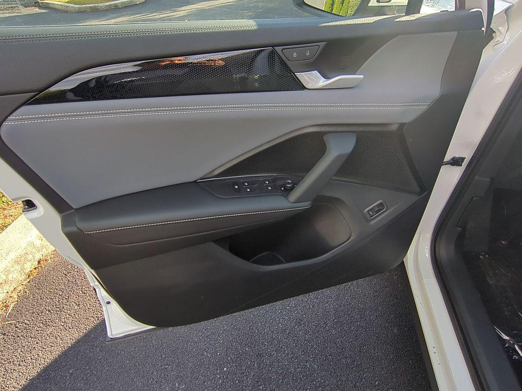 new 2025 Volkswagen Tiguan car, priced at $35,050