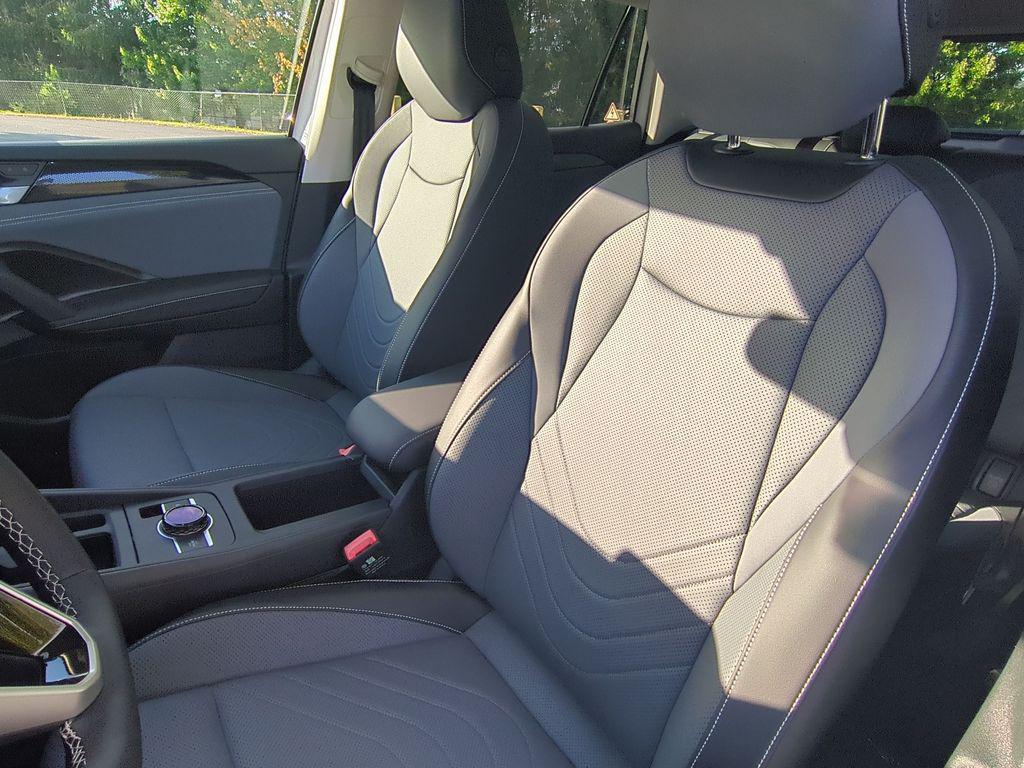 new 2025 Volkswagen Tiguan car, priced at $35,050
