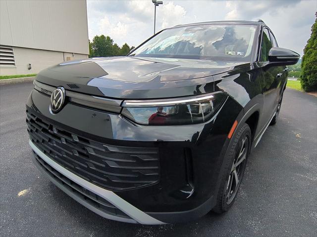 new 2025 Volkswagen Tiguan car, priced at $34,248