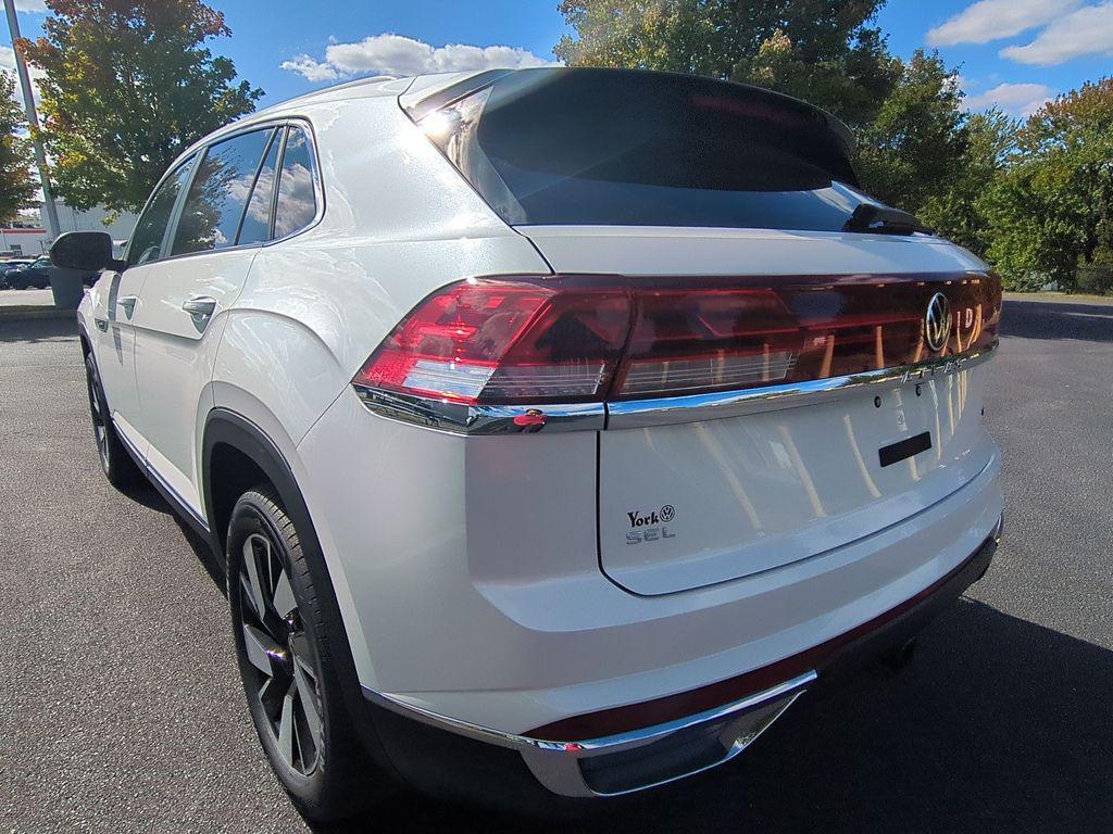 new 2026 Volkswagen Atlas Cross Sport car, priced at $49,112