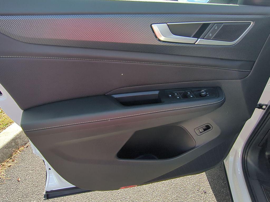 new 2026 Volkswagen Atlas Cross Sport car, priced at $49,112