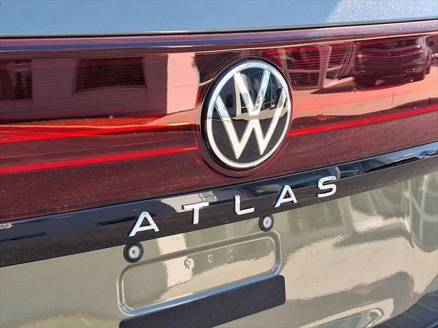 new 2025 Volkswagen Atlas car, priced at $45,648