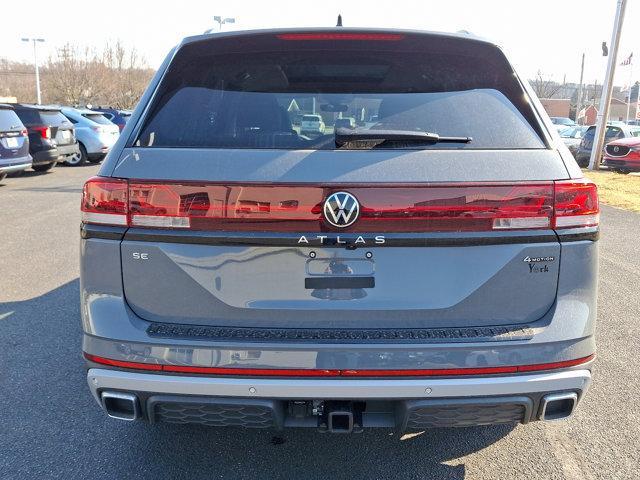 new 2025 Volkswagen Atlas car, priced at $45,185