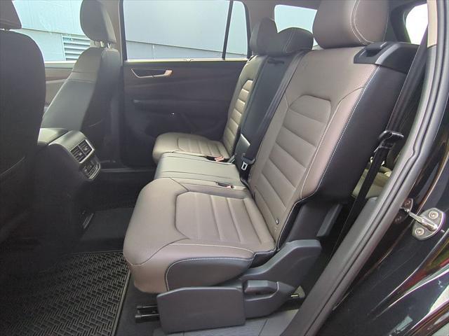 new 2025 Volkswagen Atlas car, priced at $46,273