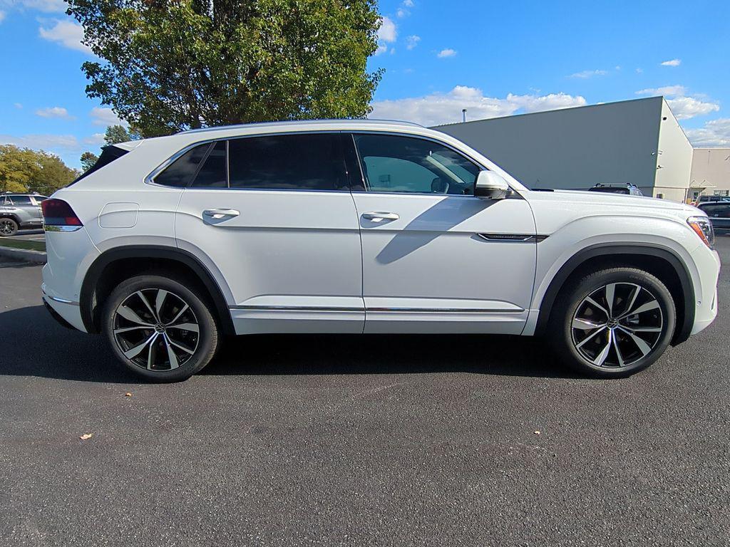 new 2026 Volkswagen Atlas Cross Sport car, priced at $53,956