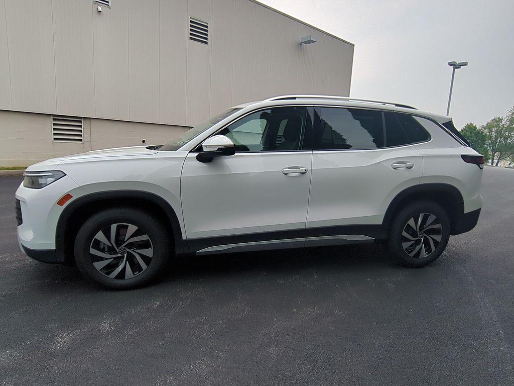 new 2025 Volkswagen Tiguan car, priced at $30,462