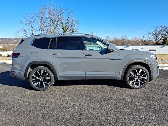 new 2025 Volkswagen Atlas car, priced at $52,198