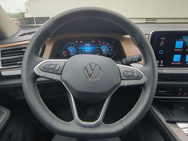 new 2025 Volkswagen Atlas car, priced at $42,622