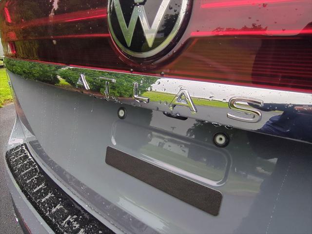 new 2025 Volkswagen Atlas car, priced at $42,622