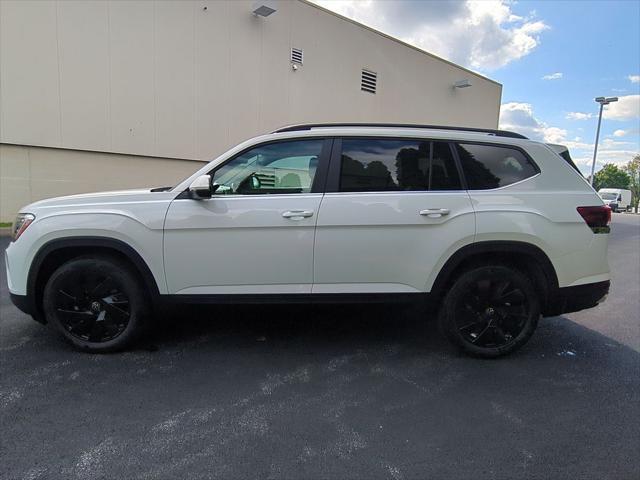 new 2025 Volkswagen Atlas car, priced at $43,992