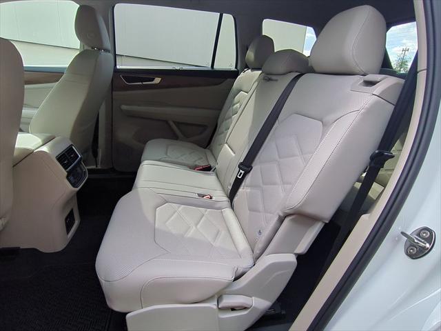 new 2025 Volkswagen Atlas car, priced at $43,992