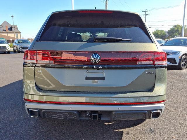 new 2025 Volkswagen Atlas car, priced at $44,368