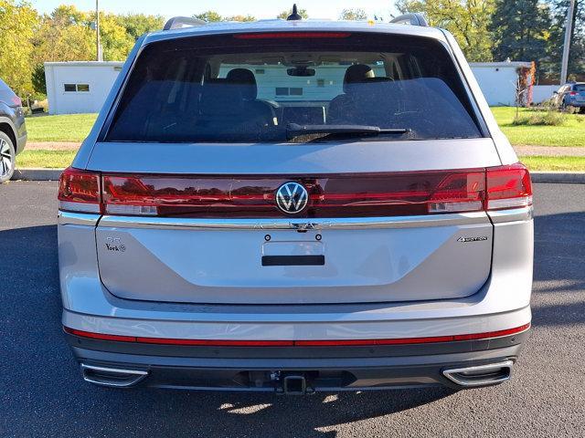 new 2024 Volkswagen Atlas car, priced at $40,571