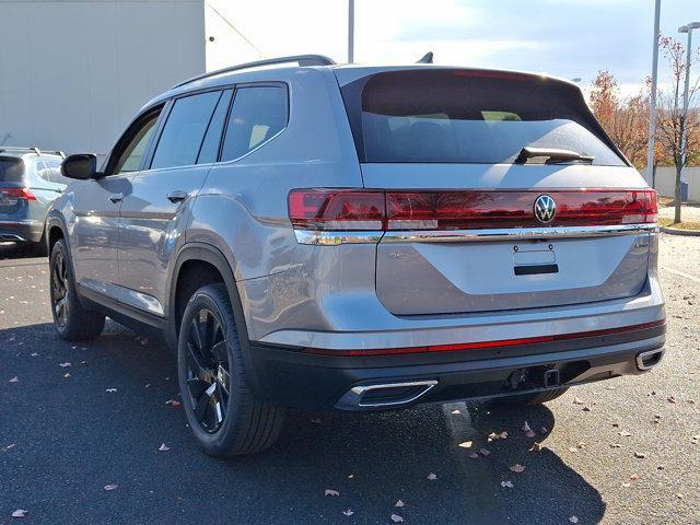 new 2025 Volkswagen Atlas car, priced at $44,278